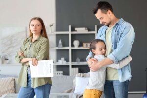 Mesa child custody attorney meeting with parent to discuss custody arrangement